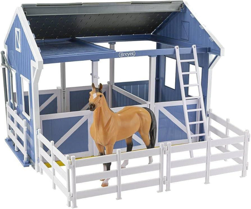Deluxe Country Stable & Horse