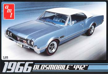 AMT689L/12 1/25 66 Oldsmobile 442
