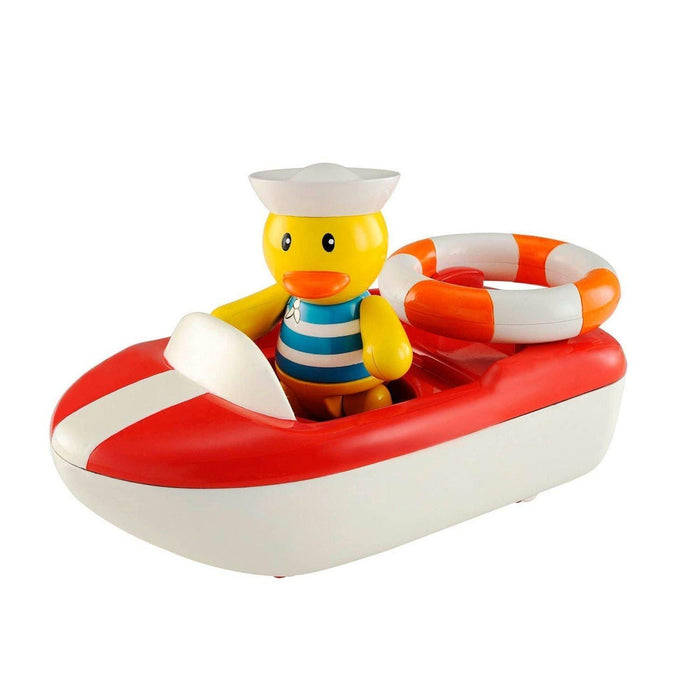 Dylan Duck in Speedboat