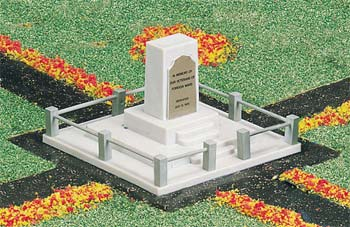 HO Center Square Monument